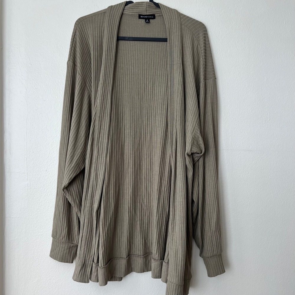 Beyond Yoga Coffee Run Cardigan Medium Green Ribbed Cozy Casual Relaxed - Picture 2 of 7
